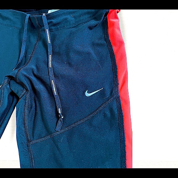 Women’s Nike Dri Fit Capris Size small - Picture 4 of 9